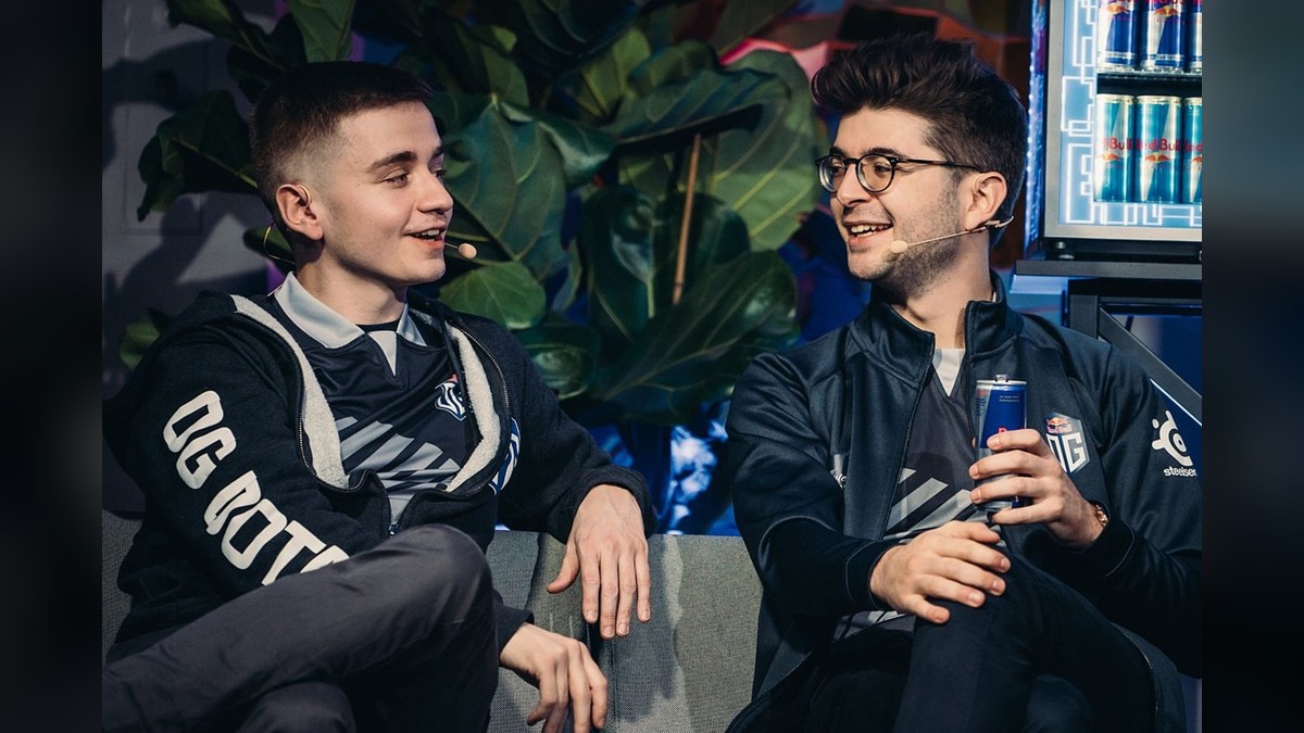 Ceb mit einem OG-Teamkollegen während einer Dota 2-Übertragung