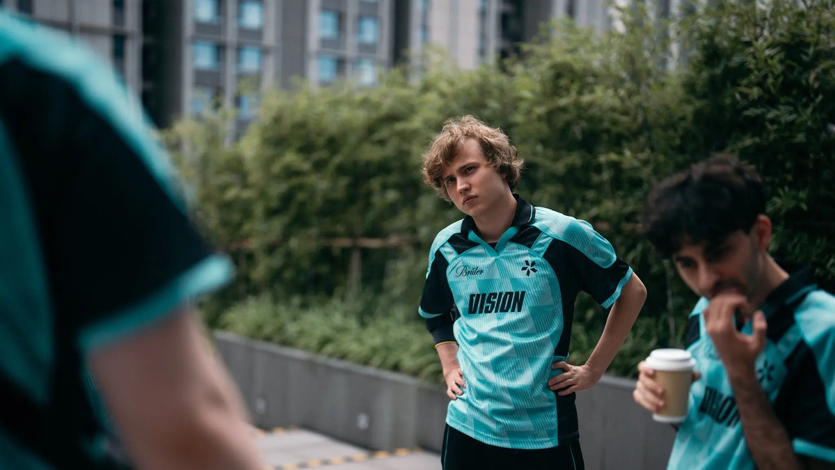 Noticed repræsenterer PARIVISION ved et Dota 2-arrangement