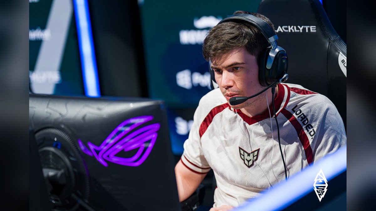 Yuma spiller en professionel BLAST Dota 2-kamp