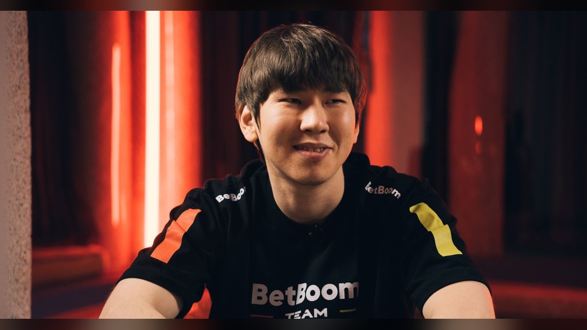 BetBoom-Coach TORONTOTOKYO, der Save- beim Üben von Mid-Matchups hilft