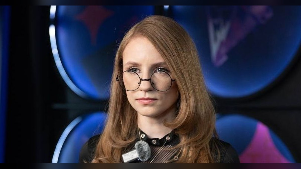 Vasilisa работает над профессиональной трансляцией Dota 2