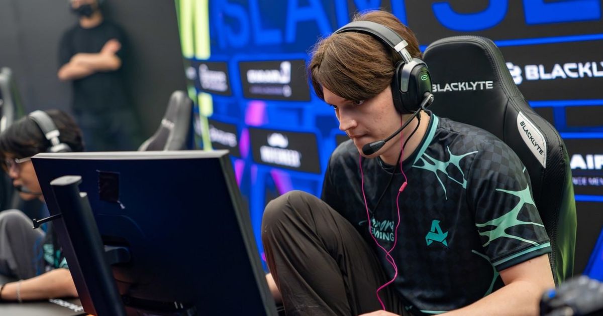 Mira играет за Aurora Gaming на турнире по Dota 2