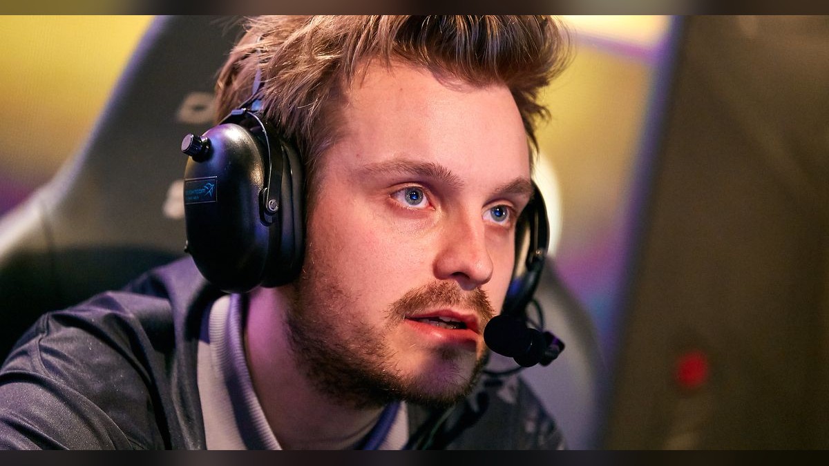 JerAx focused during a professional Dota 2 match