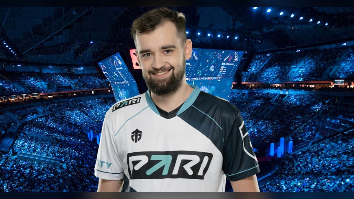 Fishman representing PARI at a Dota 2 tournament