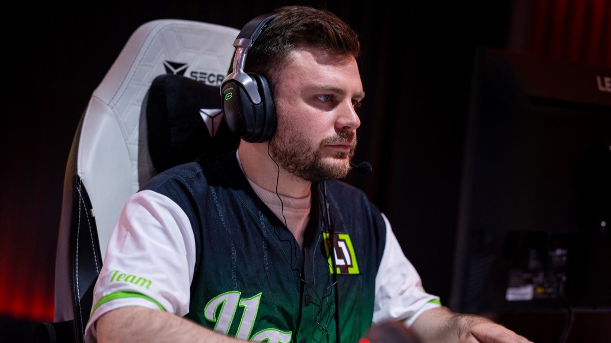 A HULIGANI player competing in a professional Dota 2 match