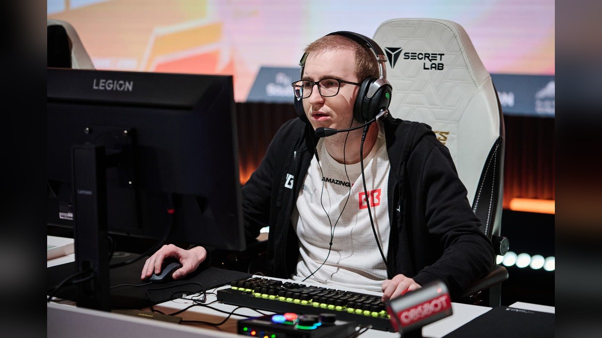 Save- competing for BetBoom Team at a professional Dota 2 event