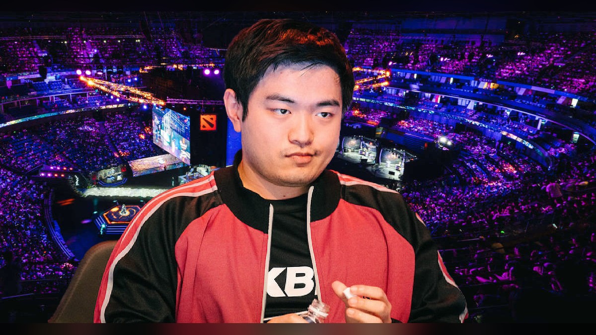 Sneyking in a professional Dota 2 player photo
